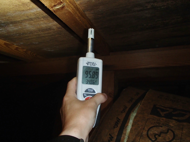 小屋裏換気なし湿度90％以上